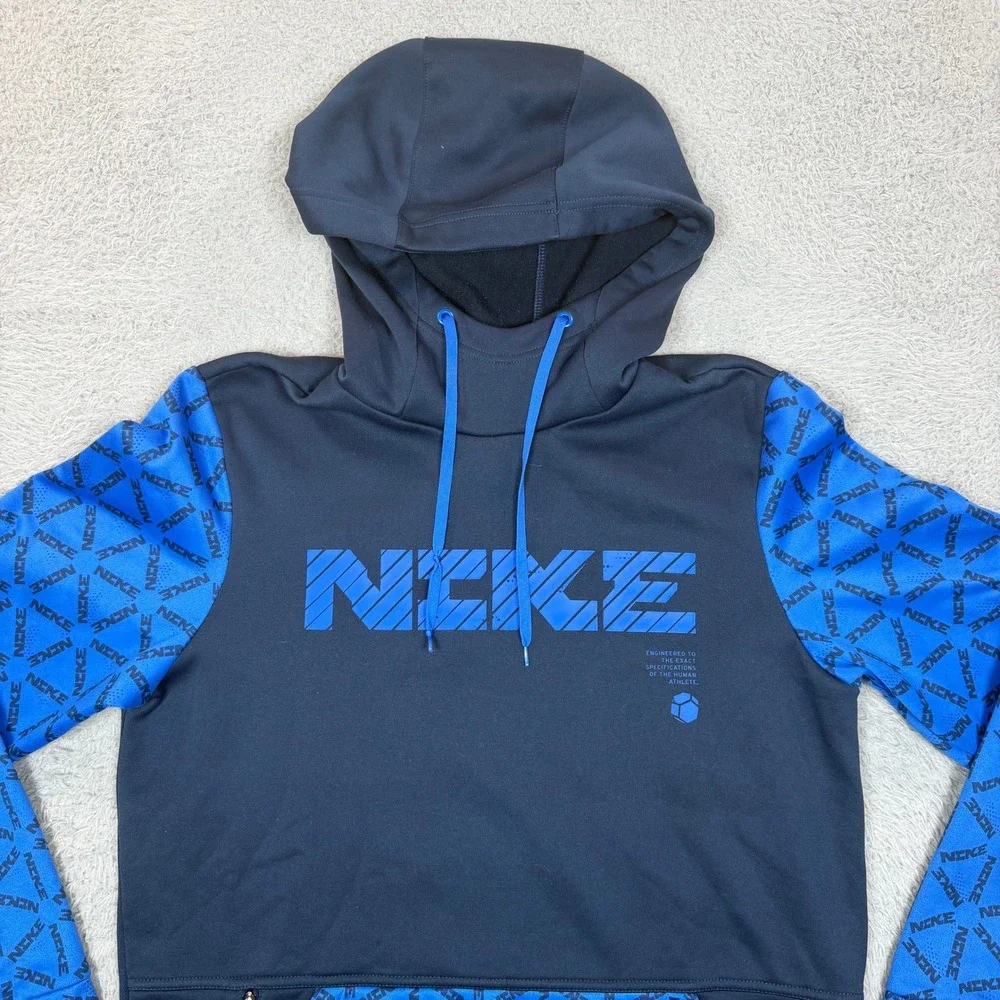 Nike pullover graphic compartment